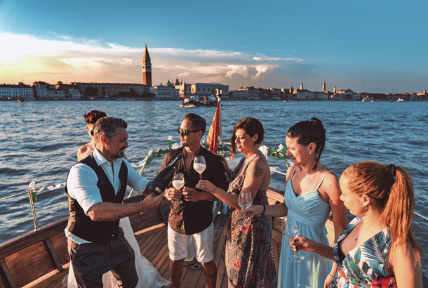 CON GLI AMICI