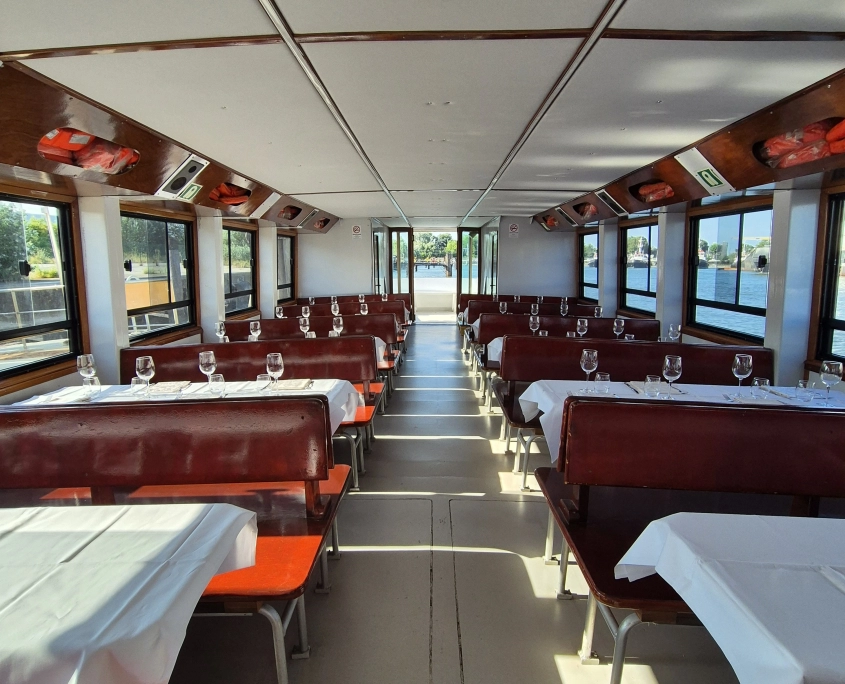 Cena in barca a Venezia