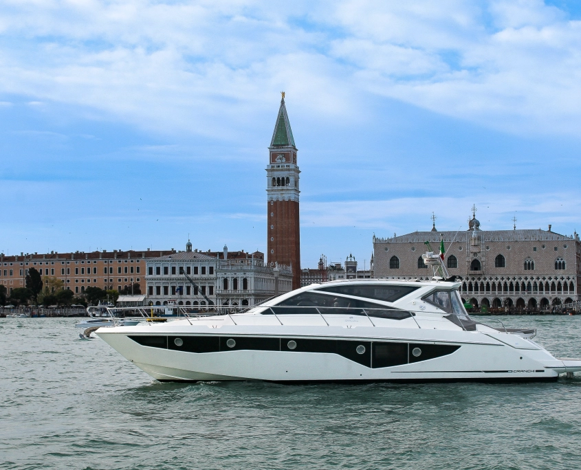 Cena in yacht a Venezia